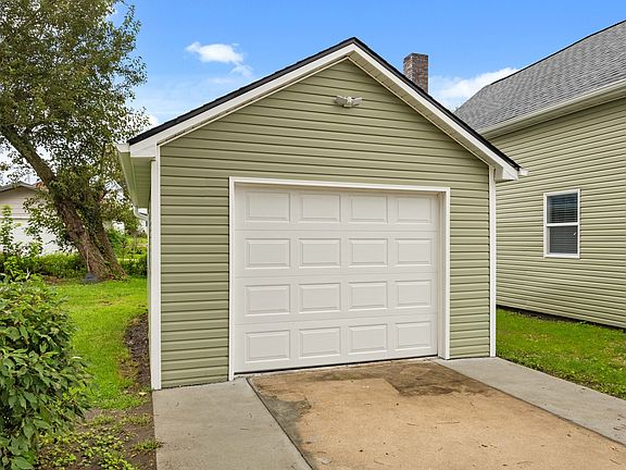 3rd image of 1208 5th St