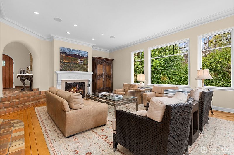 5th image of 180 Lake Washington Boulevard E