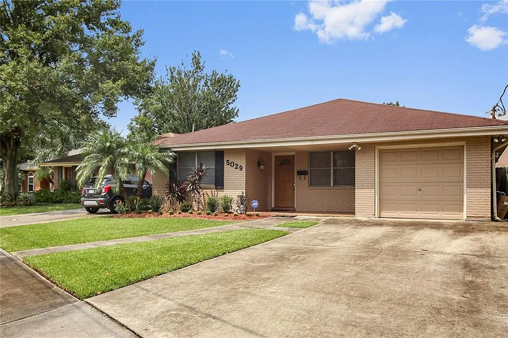 3 bed, 2100 sqft, $2,500 — Photo 2