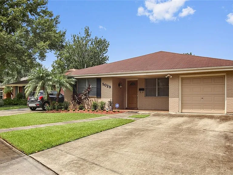 5029 Loveland St — Photo 2