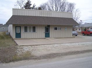 614 N 1st St, Monmouth, IL 61462