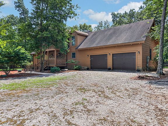 3rd image of 132 Doe Ct