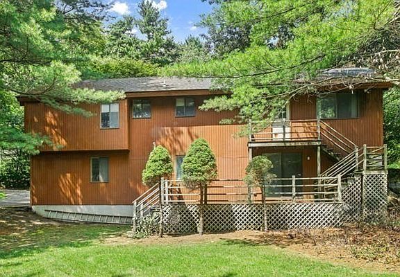 2nd image of 33 Hobbs Brook Rd