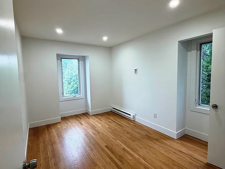 214-01 Waters Edge Dr #3 — Photo 15