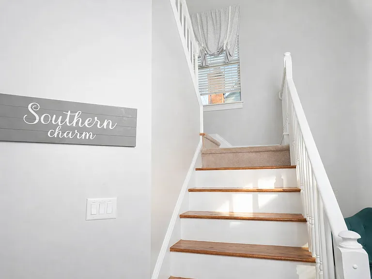 10301 Rougemont Ln — Photo 30