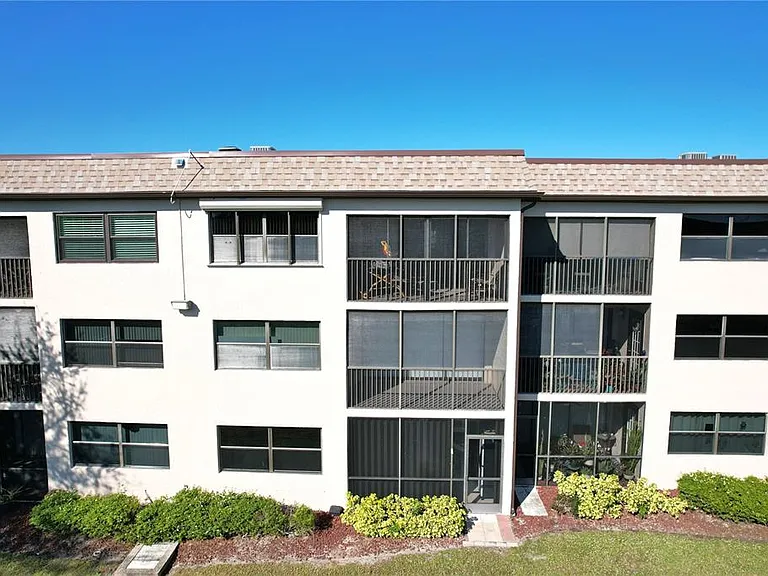 1999 Kings Hwy #23C — Photo 36