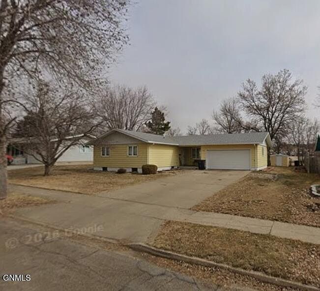 1st image of 311 Lakota Ave N
