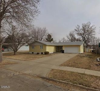 311 Lakota Ave N, Center, ND, 58530