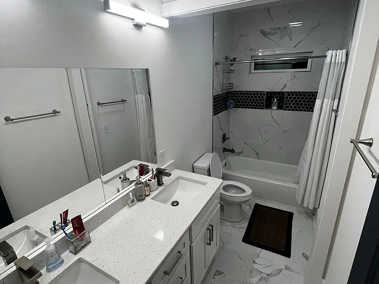 1072B Zophi St — Photo 23