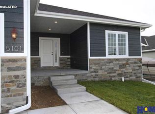 1632 NW 54th St, Lincoln, NE 68528