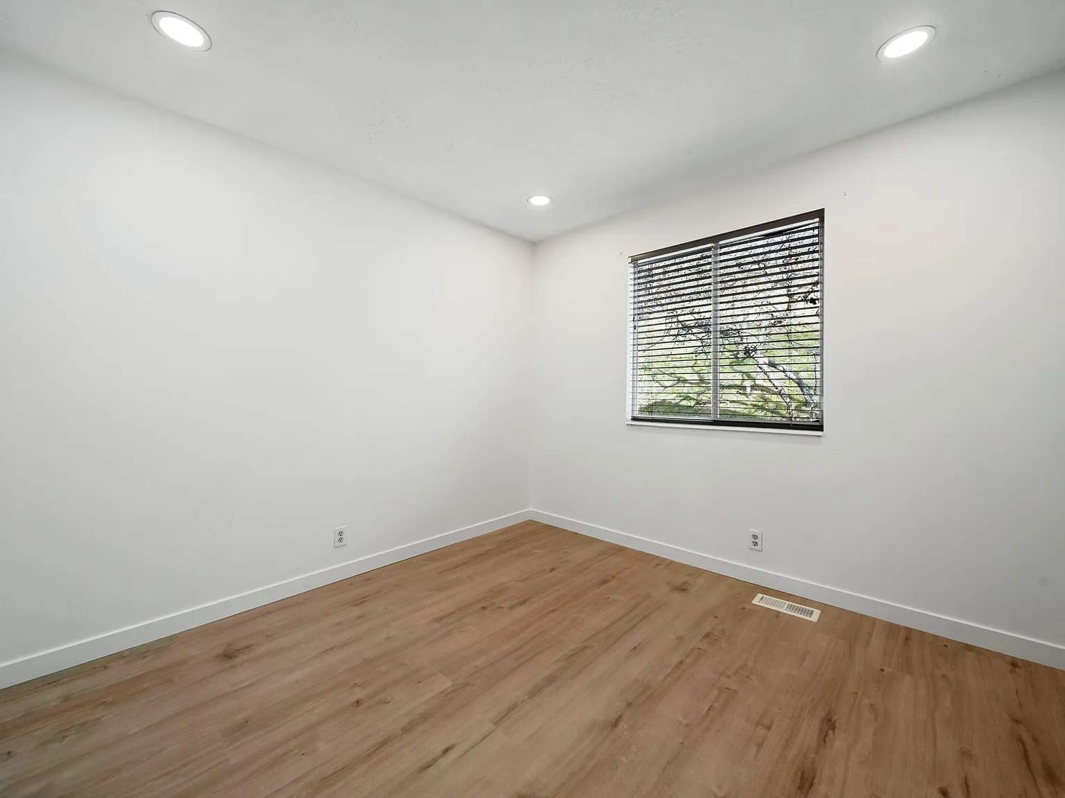 8865 S Danish Rd — Photo 3