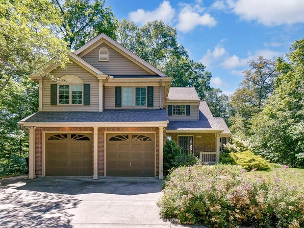 5877 Crittenden Dr, Cincinnati, OH 45244