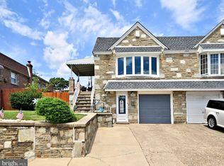 8216 Narvon St, Philadelphia, PA 19136