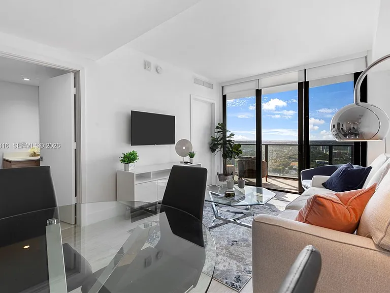 121 NE 34th St #2410 — Photo 3