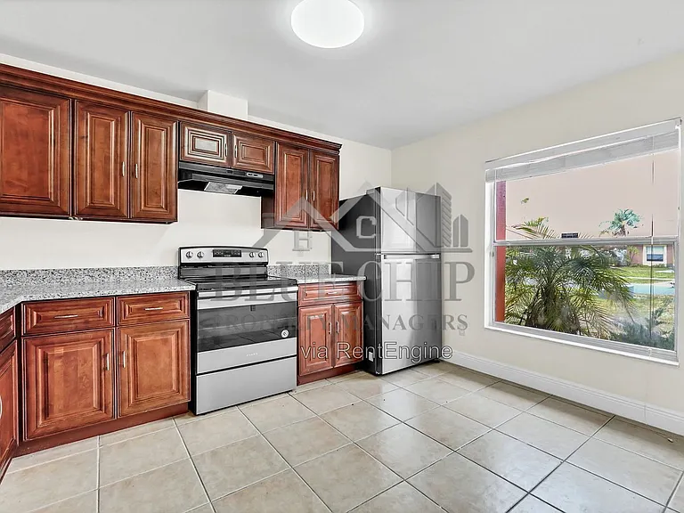 5322 Jade St — Photo 6