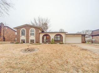 125 Toulon Ct, Fairview Heights, IL 62208