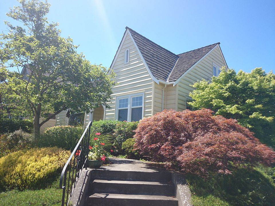 2nd image of 1817 28th Ave W