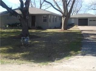 200 Cedarvale Rd, Bay City, TX 77414