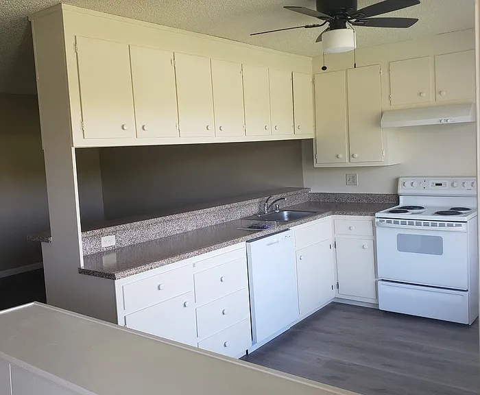 3410 Mission Ave #26 — Photo 17