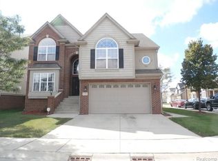 27661 Albert St, Novi, MI 48374