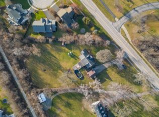 26W441 Wiesbrook Rd, Wheaton, IL 60189