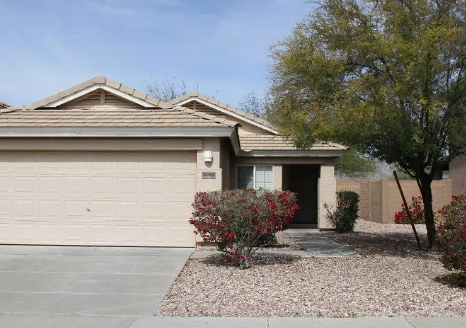 22660 W Adams Dr