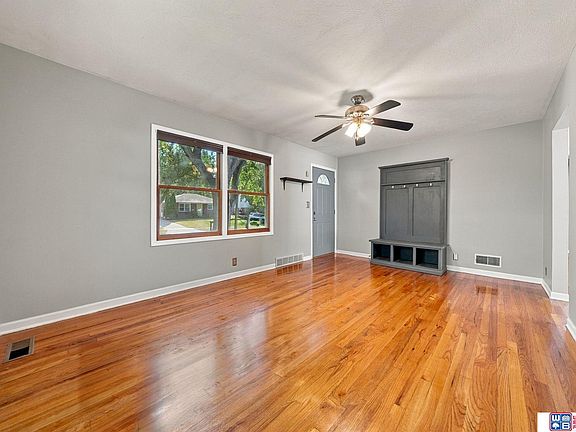 4th image of 4117 Holly Rd