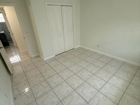 6712 Buttontree Ct