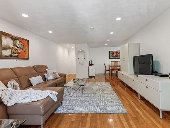 4th image of 131 Pierce St APT 304