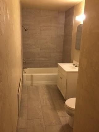 2nd image of 2411 Glendale Ave APT 3