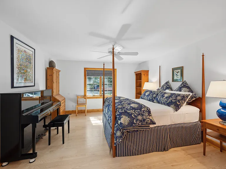 120 Wooleys Dr — Photo 13