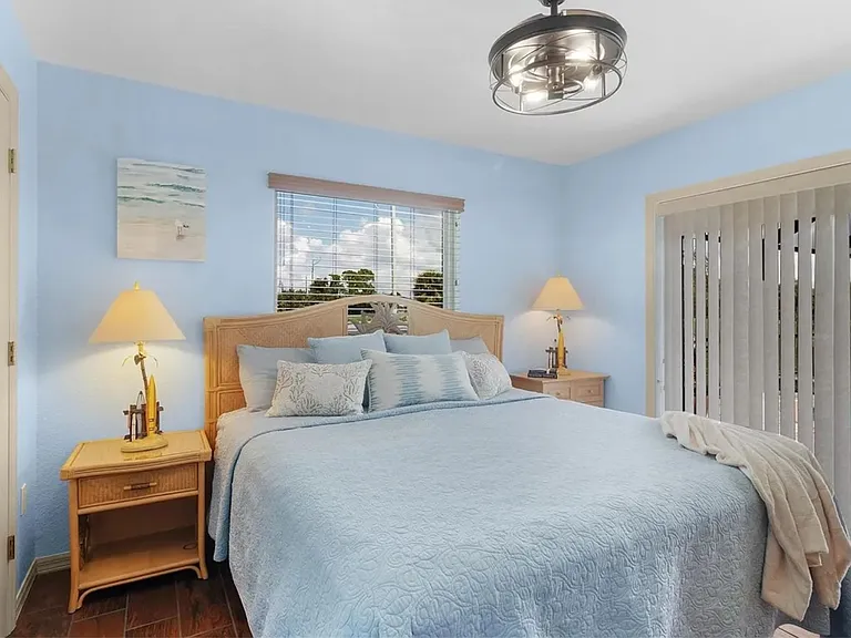 24 Clubhouse Ct — Photo 15