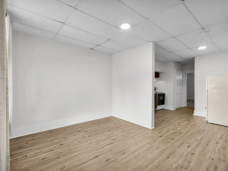 426 W Green St #1 — Photo 4