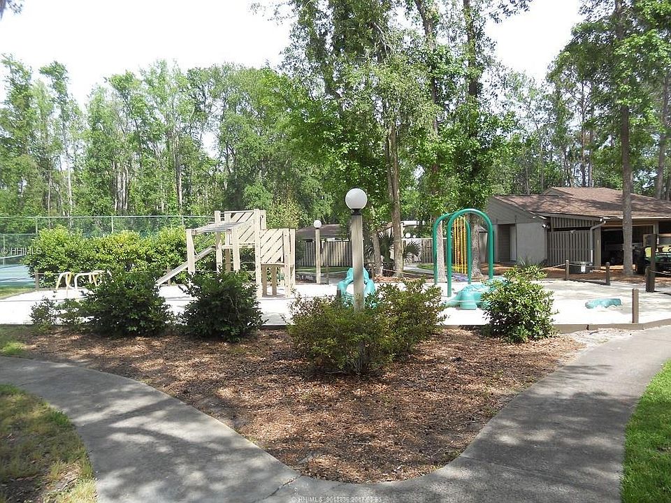2nd image of 96 Mathews Dr APT 33