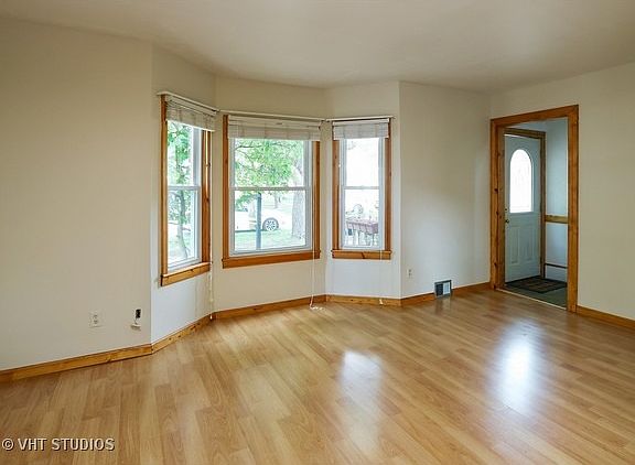 3rd image of 613 Whitney Ave