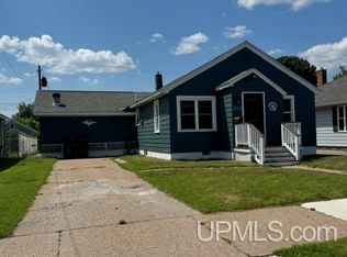 512 S 18th St, Escanaba, MI 49829
