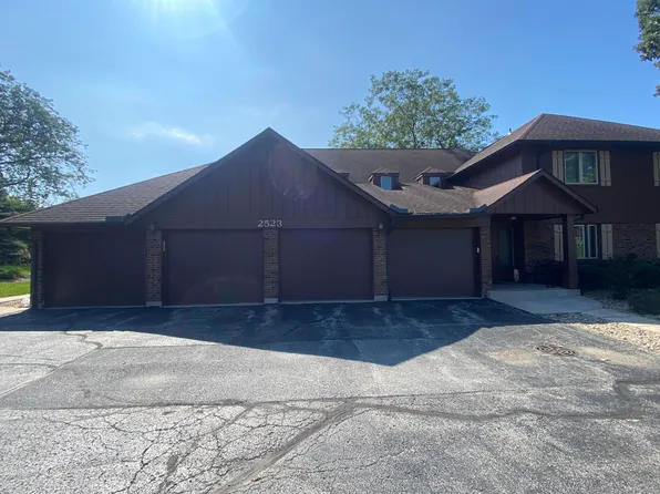 2523 E Lakeshore Dr #C-17, Crown Pt, IN 46307
