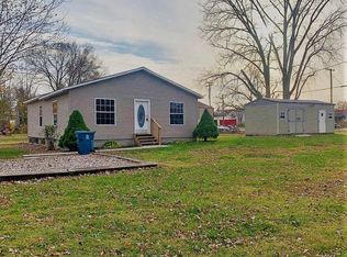 103 N Albany St, Wolcottville, IN