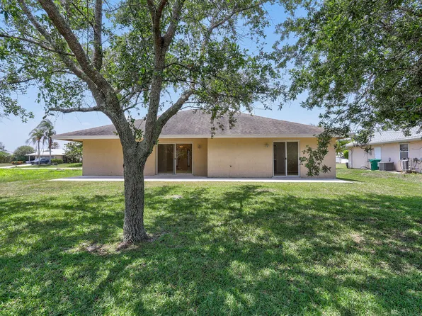 225 SW Inwood Avenue, Port St Lucie, FL 34984