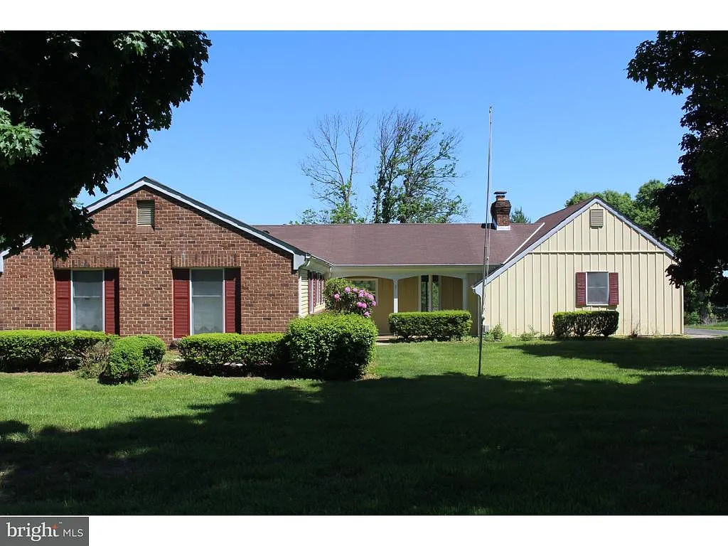 64 Buckshire Dr photo 1