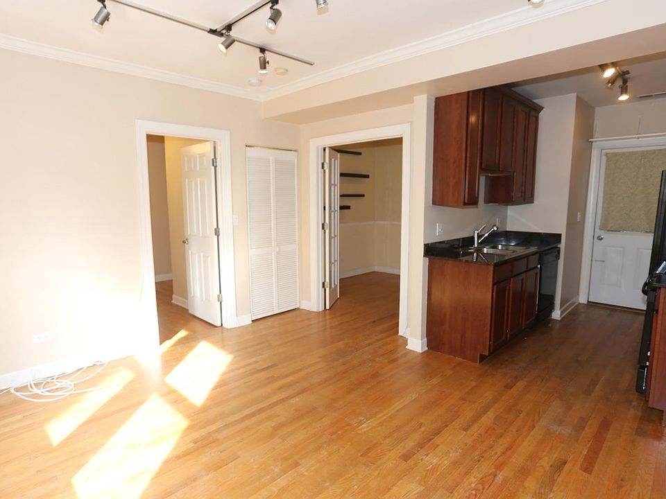 1st image of 626 W Roscoe St #1NJA
