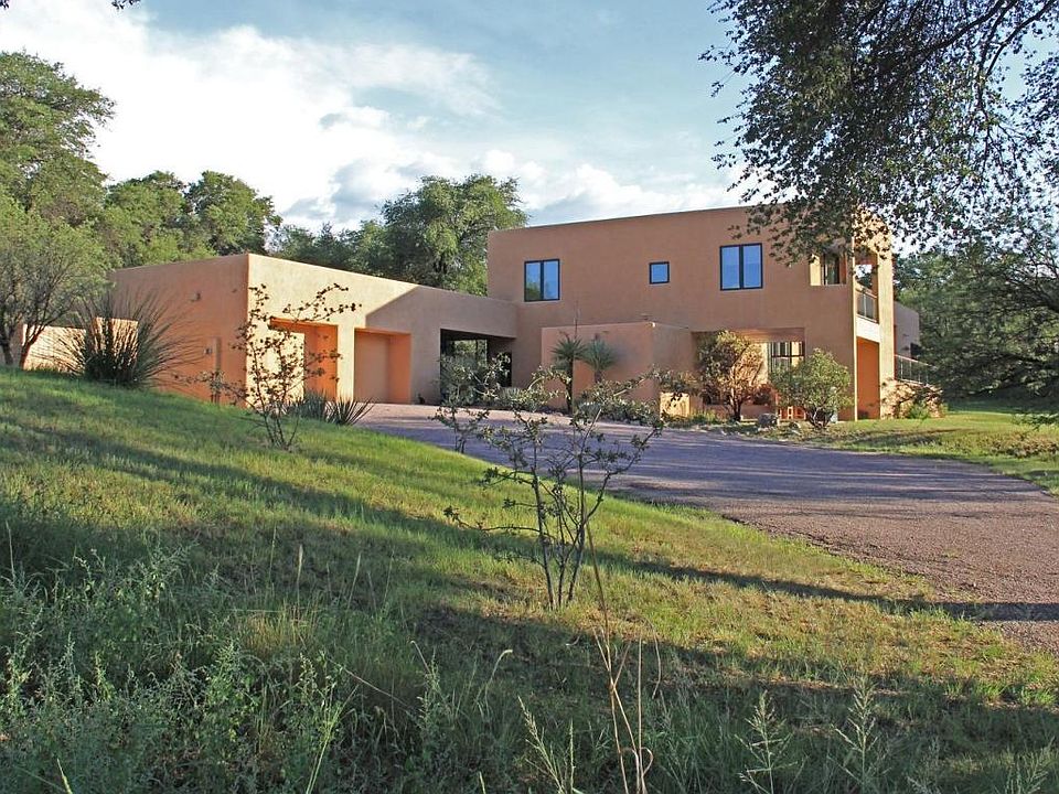 1st image of 40 Desert Oaks Ln