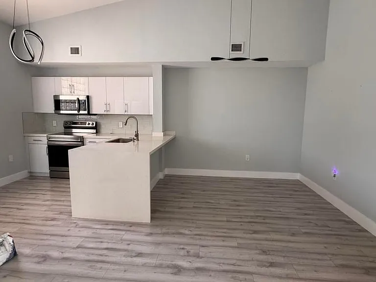 6936 SW 39th St #D203 — Photo 3