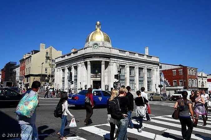 Heart of Georgetown is a short walk.