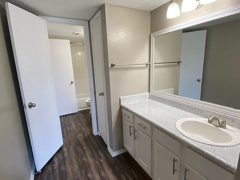 Walnut Creek Apartments — Photo 117