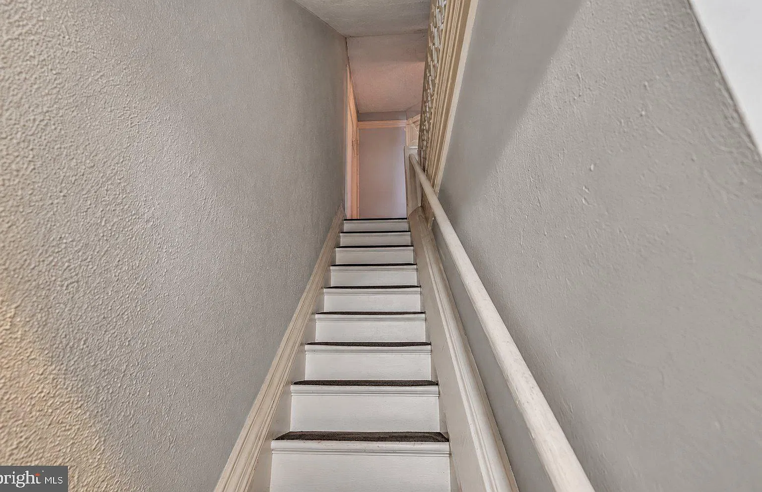 2 bed, 1.0 bath, 2100 sqft, $1,225 — Photo 3