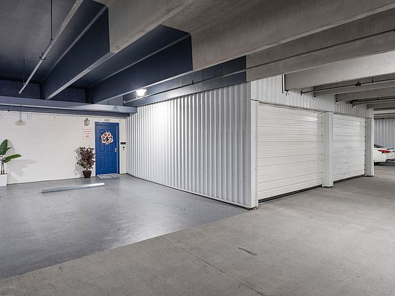 4th image of 515 S Main St APT 403