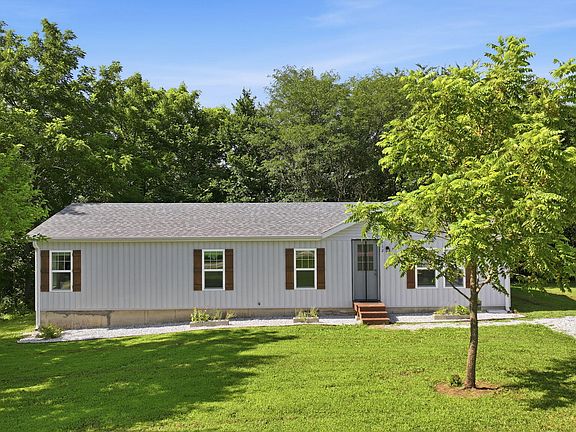 3rd image of 212 Primrose Lane