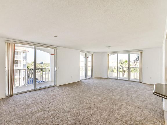 3rd image of 8922 Laguna Ln Unit 402