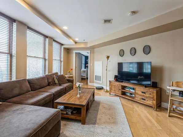 1100 Clinton Street image 1 of 20